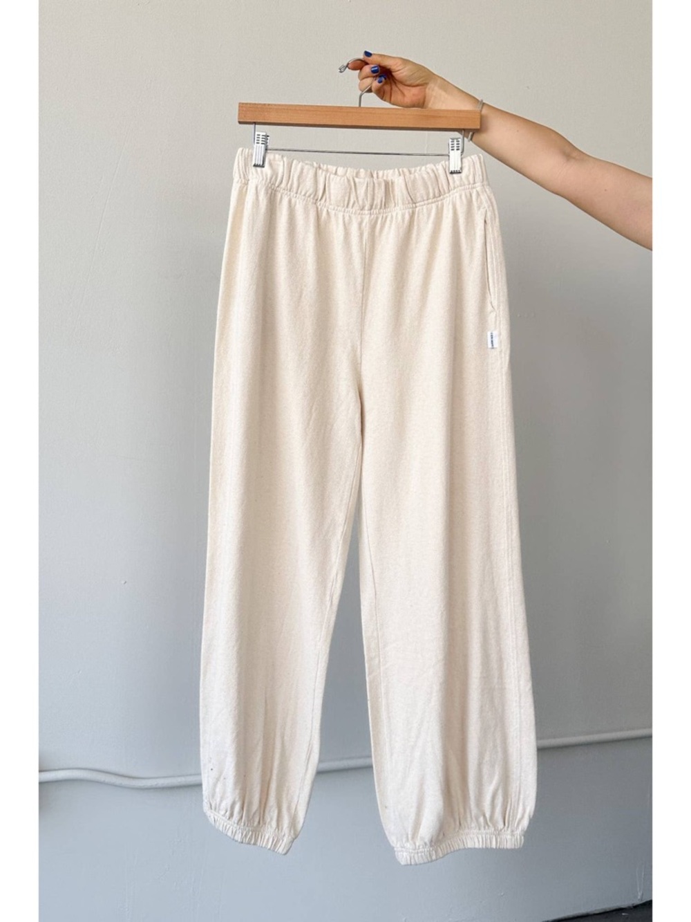 Relaxed Cream Elastic-Waist Jogger Pants